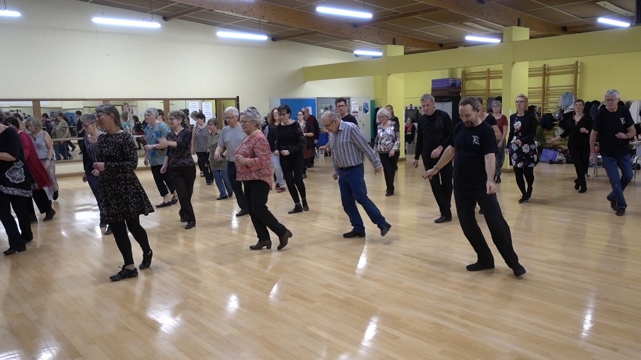 DESPACITO CUMBIA Line Dance 2019 Vandoeuvre, France Weekend Workshop with Ira Weisburd