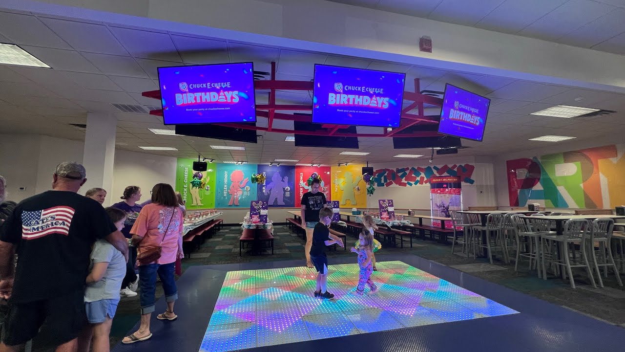 Chuck E. Cheese Let’s Be Friends | Paducah, KY