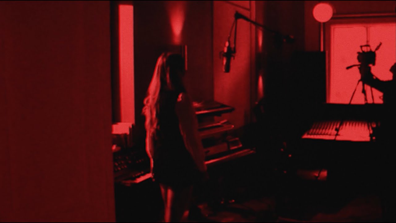 BLUES PILLS - HERE COMES THE NIGHT (Official Video)